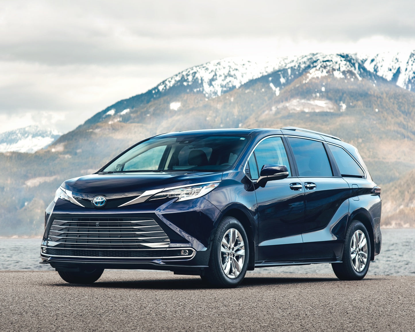 Michelin  X-Ice Snow Tires - Sienna C0MNA06558